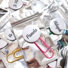 Load image into Gallery viewer, Button Paperclip